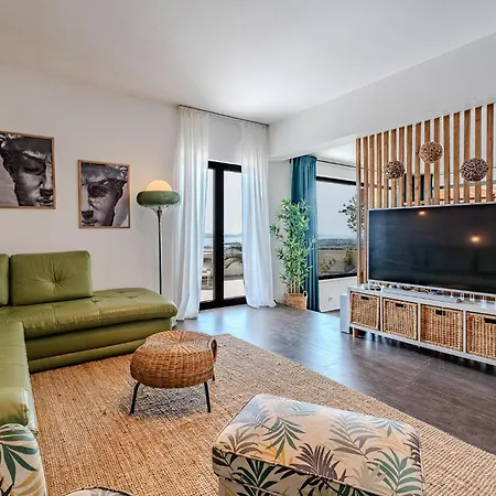 Beautiful In With Sauna *