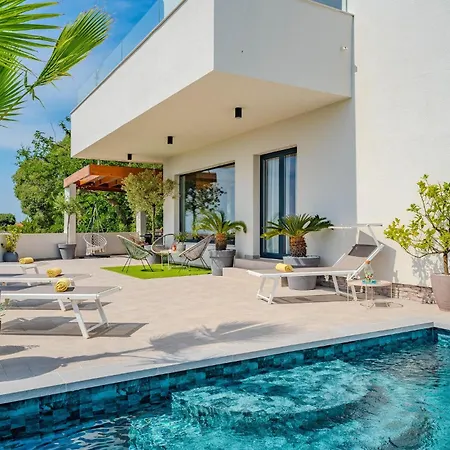 Ferienhaus Luxurious In With Sauna Zadar